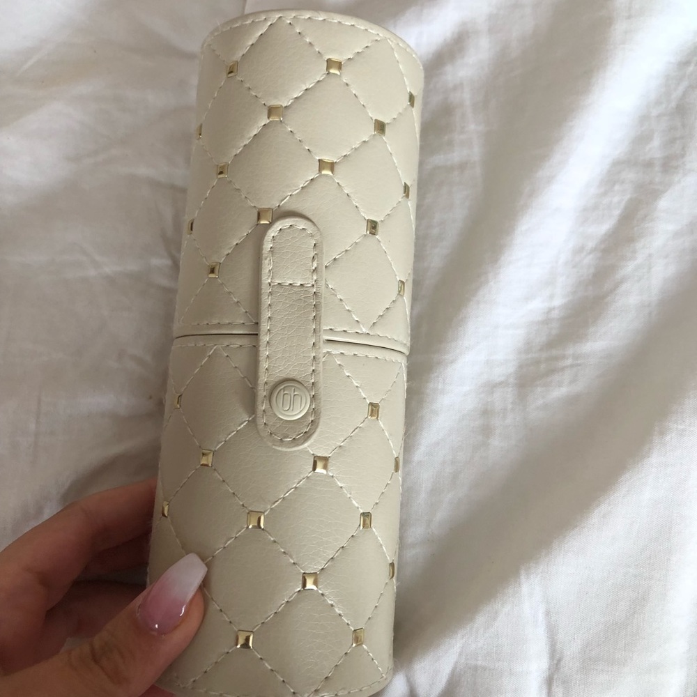 BH cosmetics brush holder